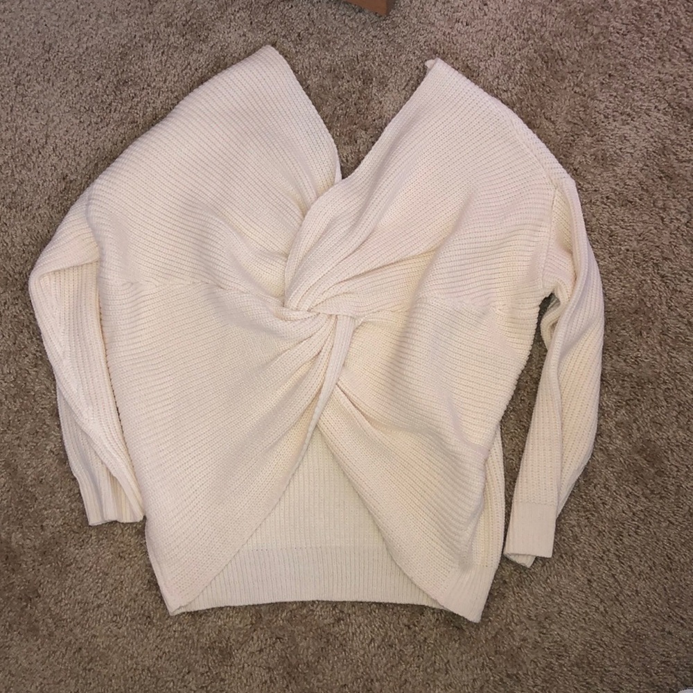 Sweater - Picture 4 of 4
